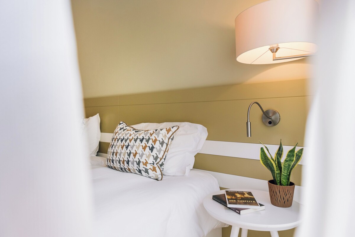Sengetøy av topp kvalitet, dundyner og senger med Select Comfort-madrass