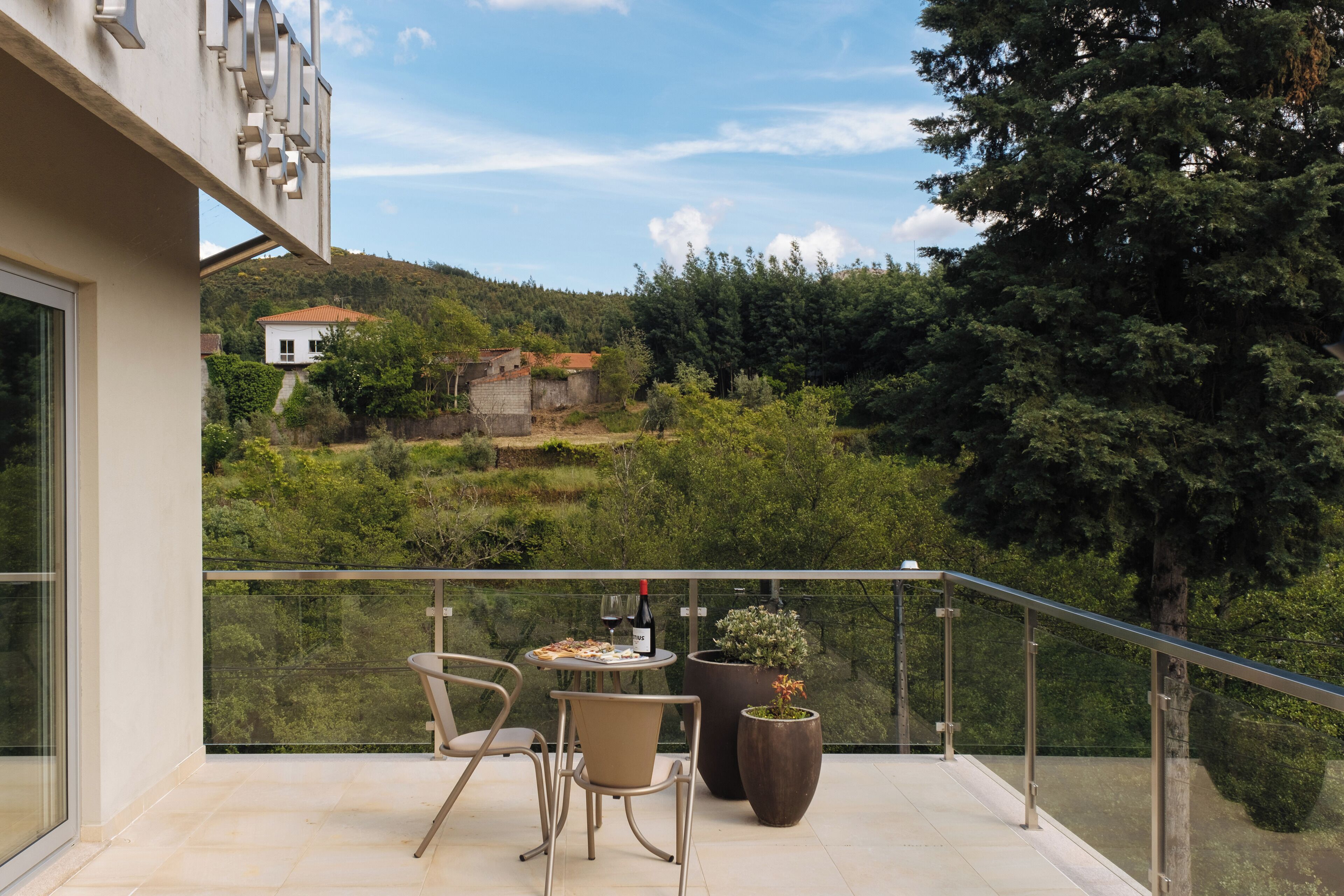 1 bedroom, premium bedding, down duvets, select comfort beds