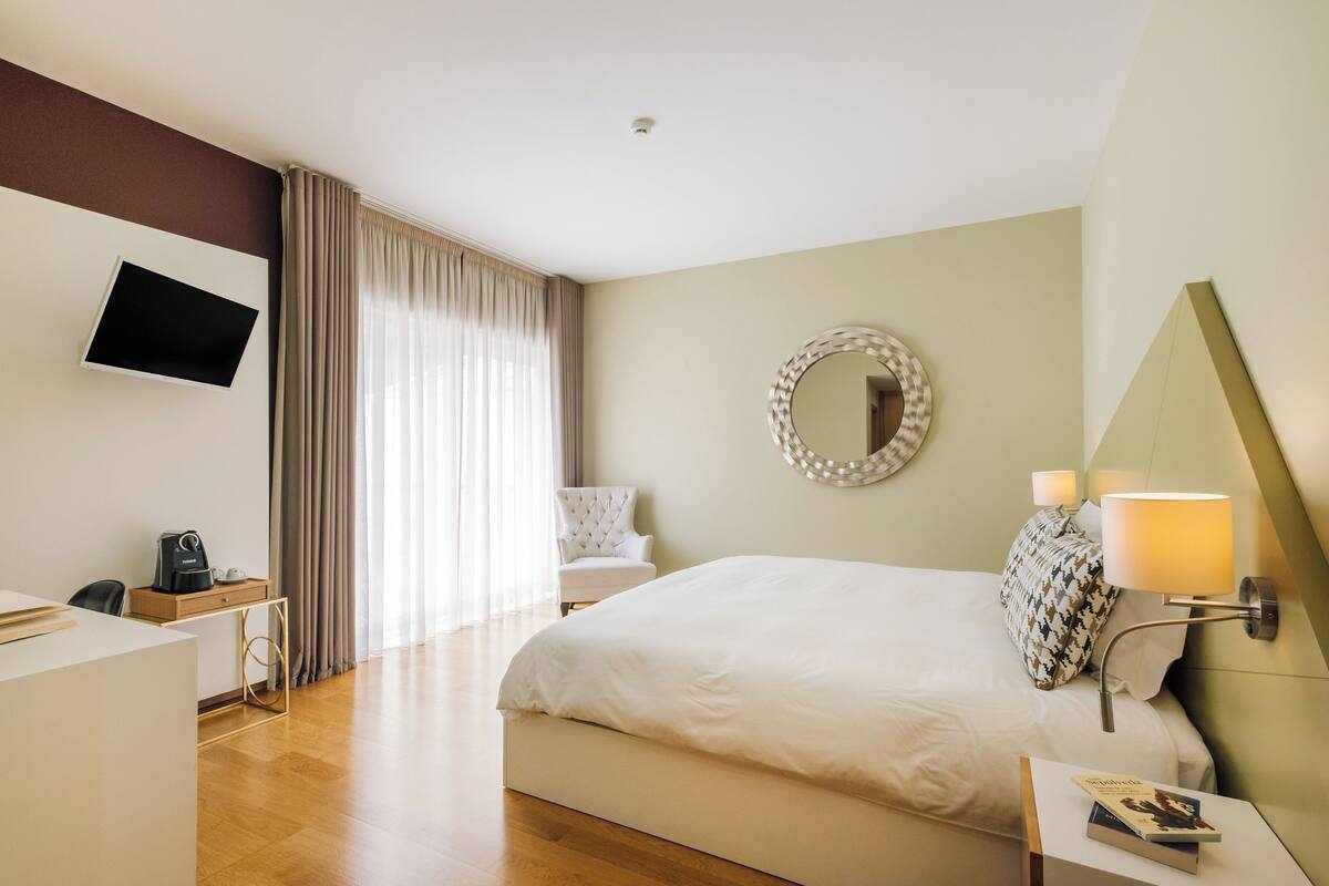 deluxe room, terrace | 1 bedroom, premium bedding, down duvets, select comfort beds