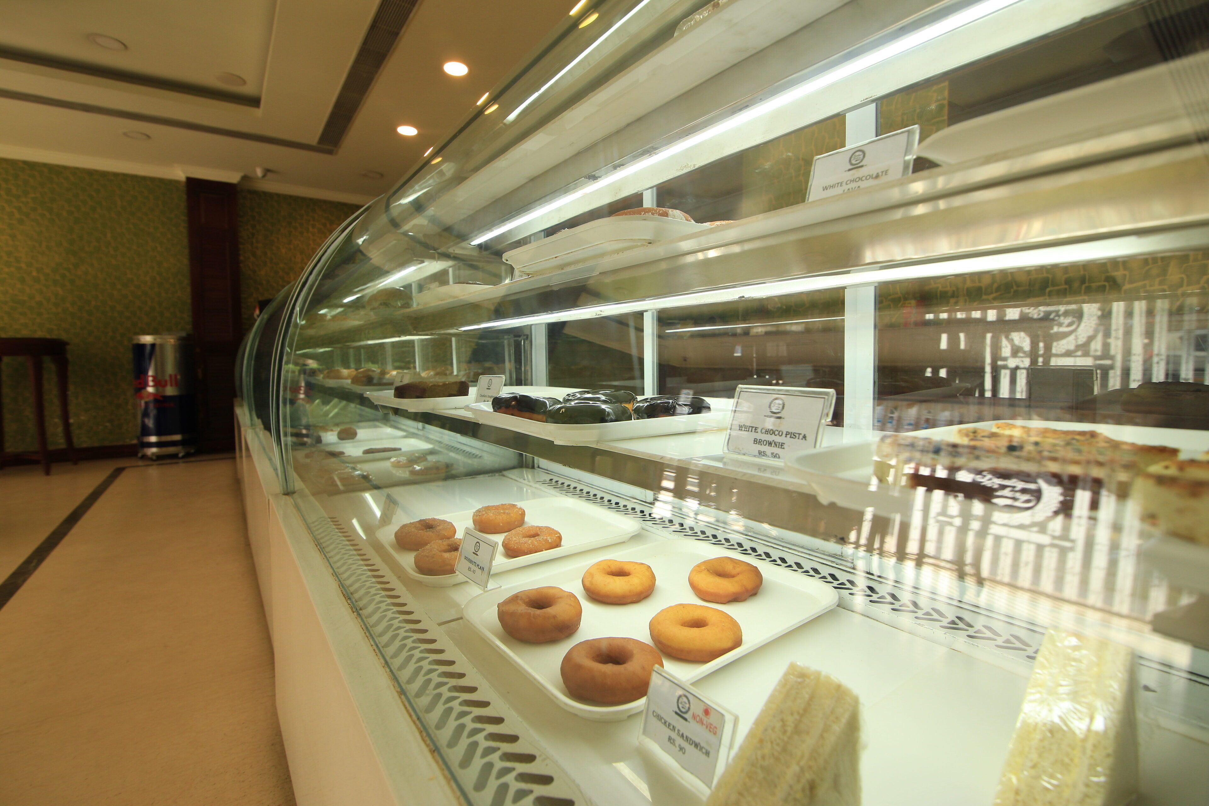 2 か所のレストラン (インド料理)