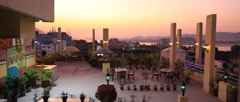 Perincian bahagian luar