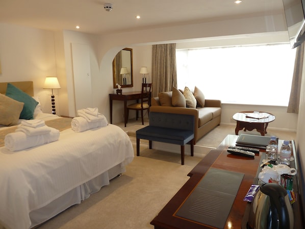 Family Suite | Premium bedding, desk, laptop workspace, iron/ironing board