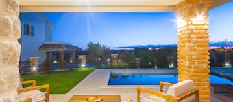 Luxury Villas Kras Ladies