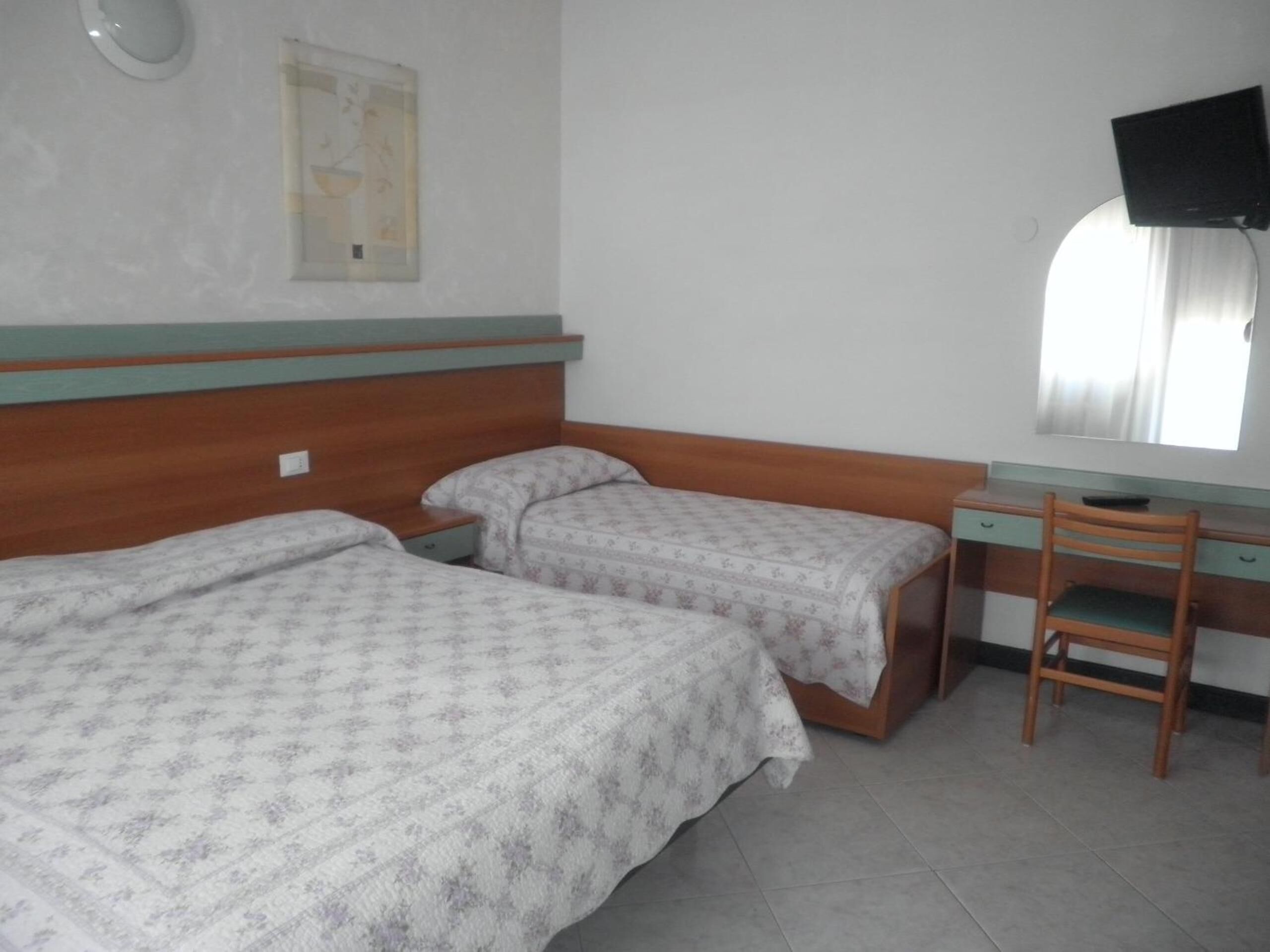 in-room safe, free wifi, bed sheets