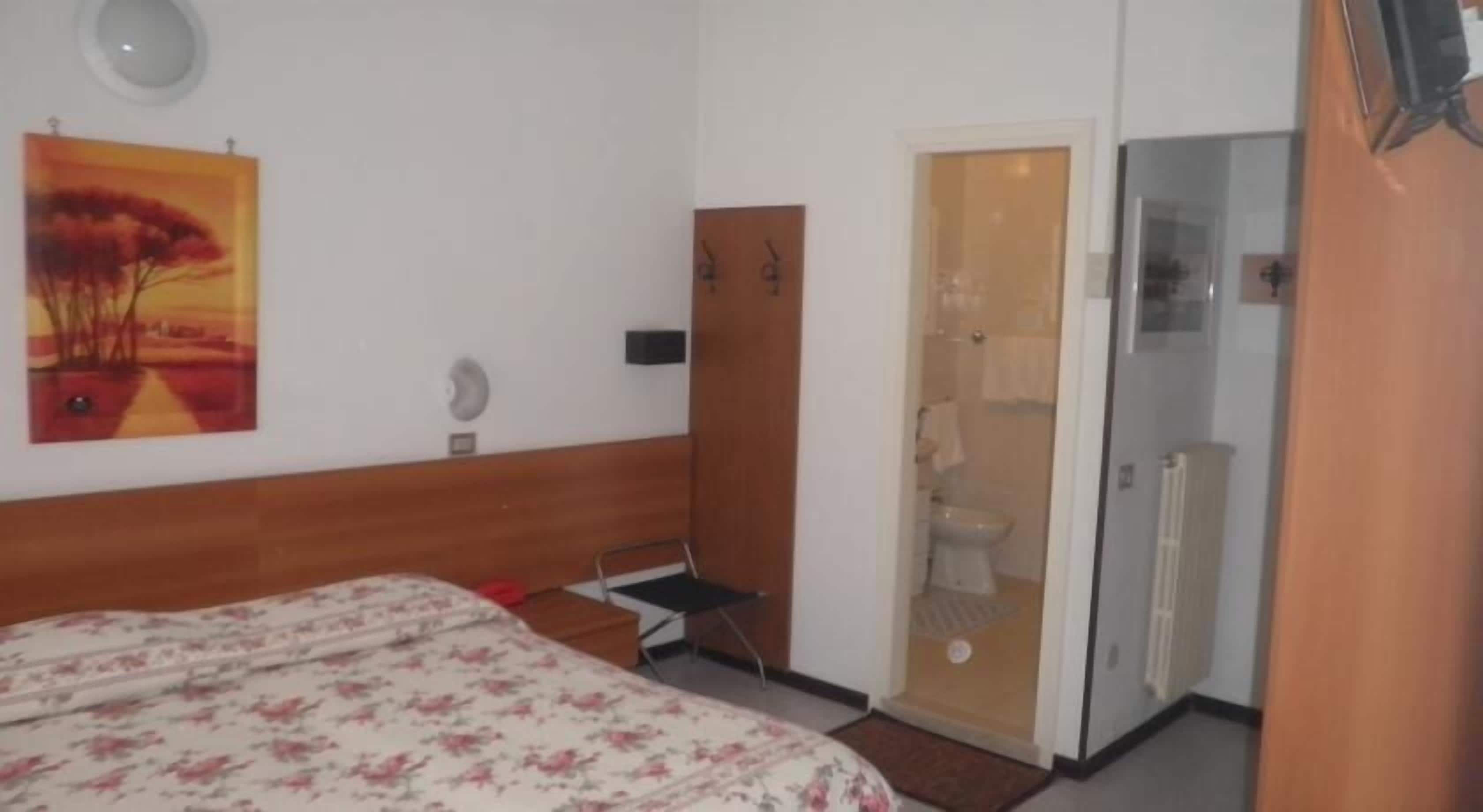 in-room safe, free wifi, bed sheets