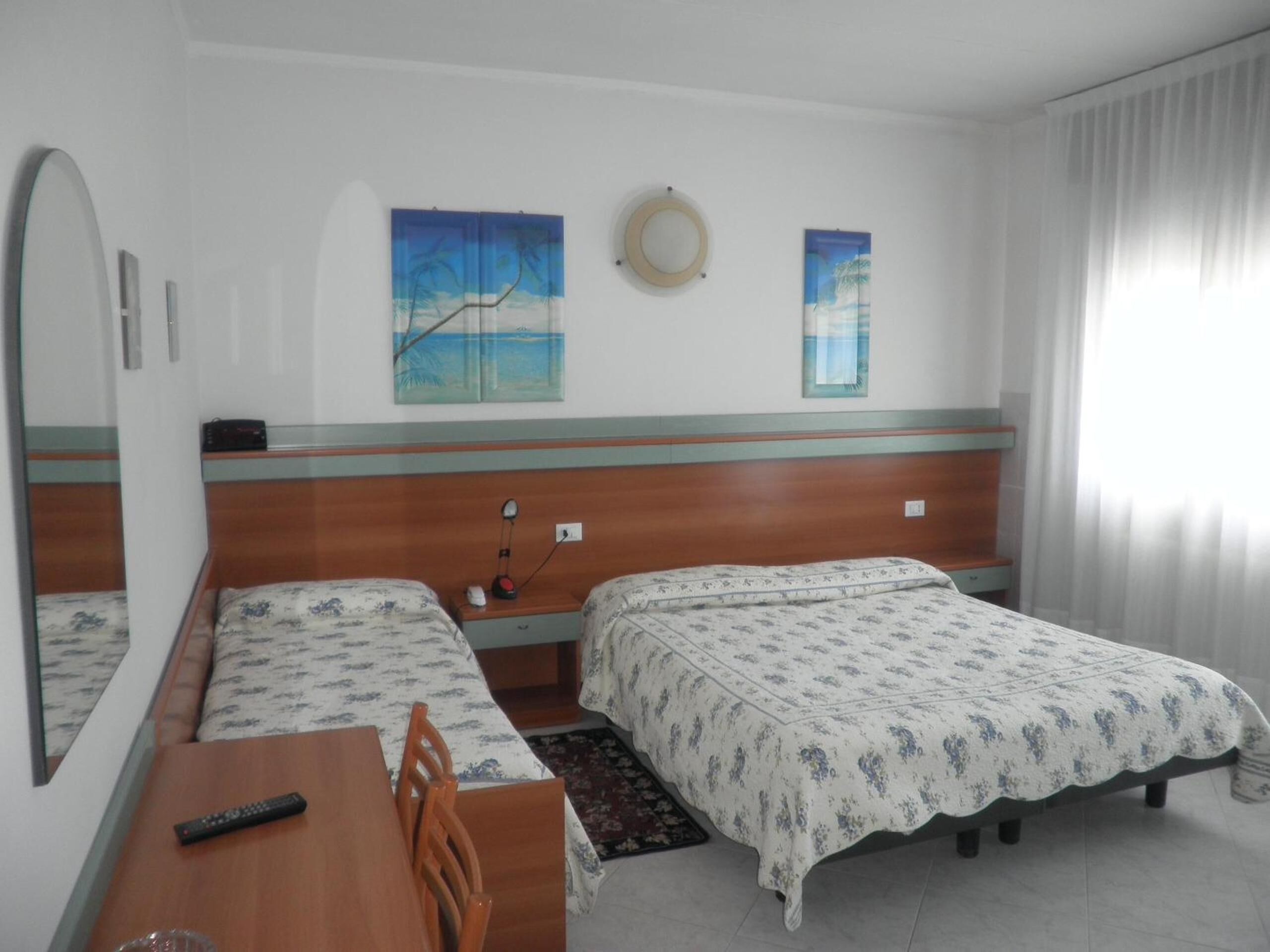 in-room safe, free wifi, bed sheets