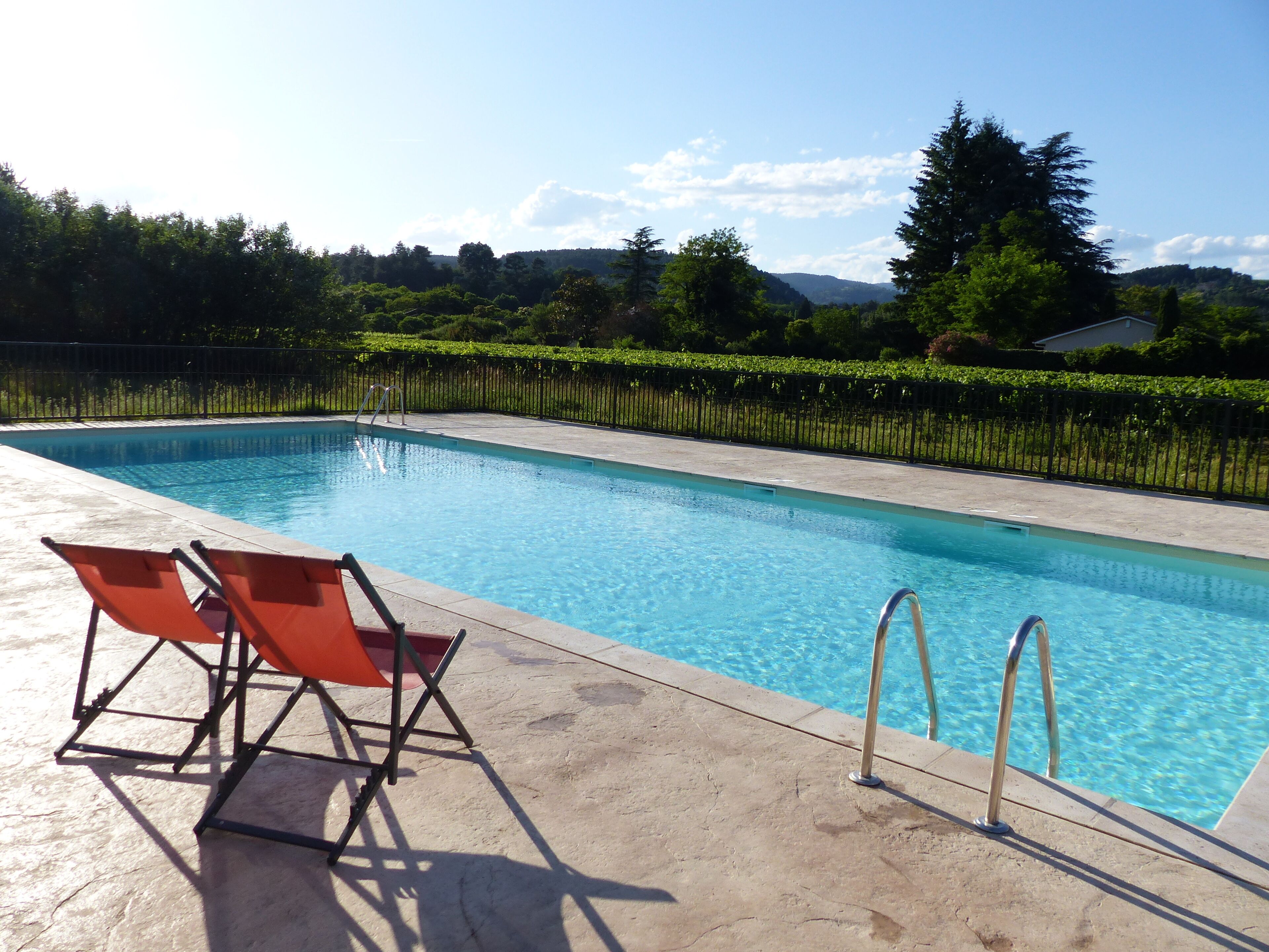 Piscina externa sazonal