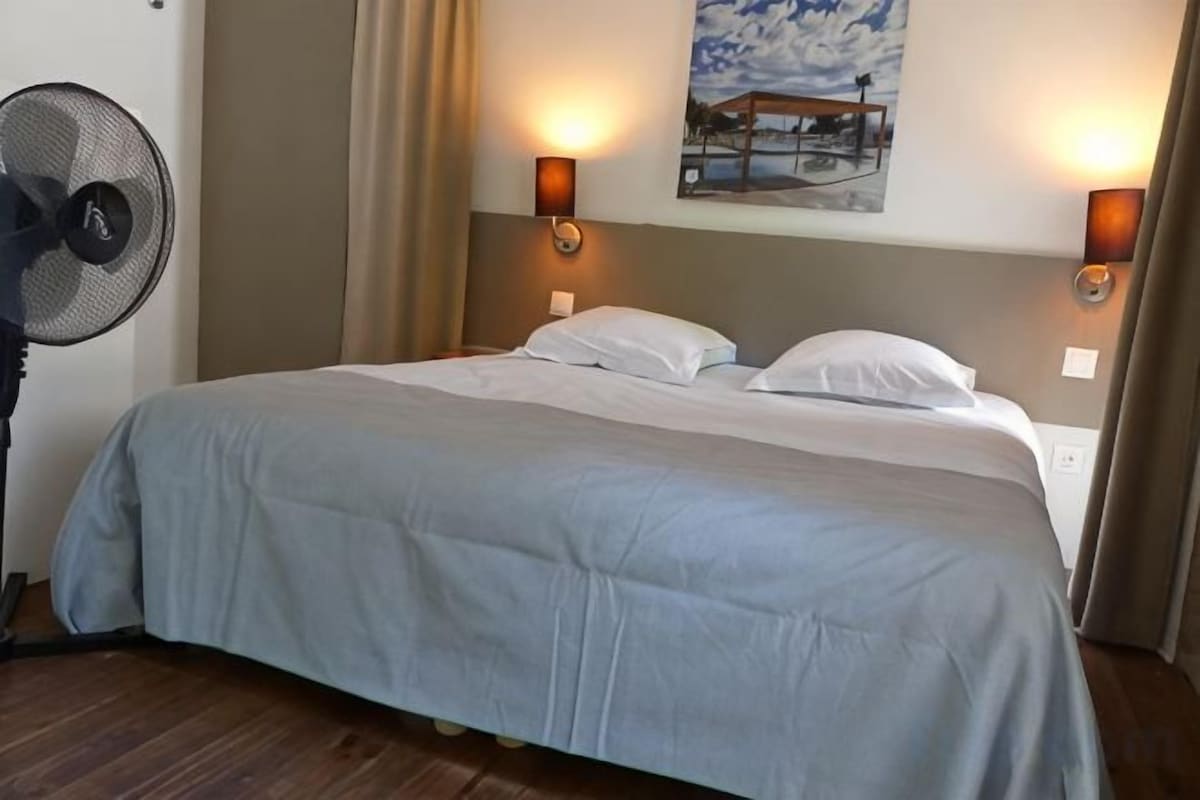 Cortinas opacas y sistema de insonorización