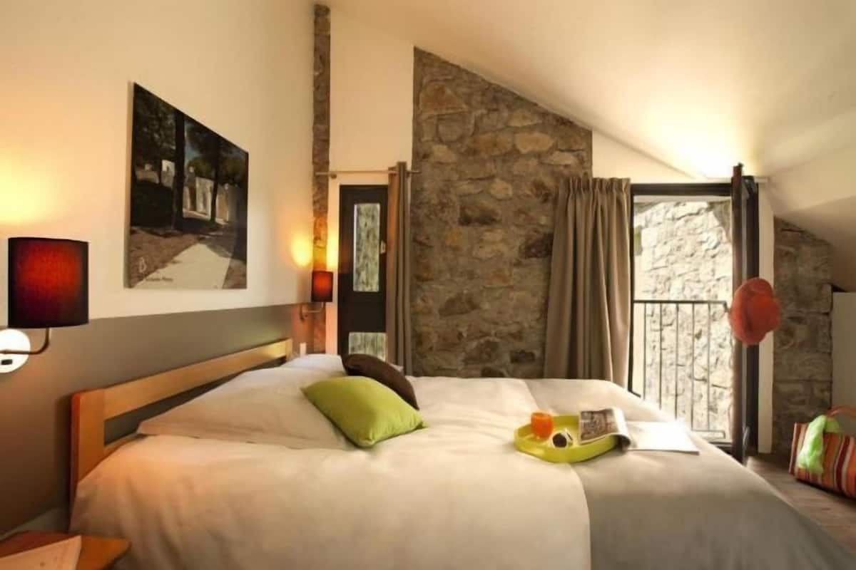 1 chambre, rideaux occultants, chambres insonorisées
