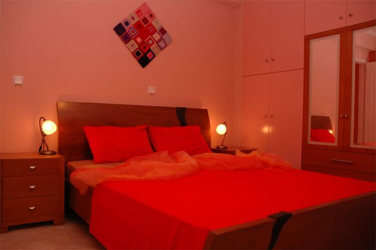 Apartment, 2 Bedrooms | Seterika/papan seterika, katil bayi/kot (percuma), Wi-fi percuma
