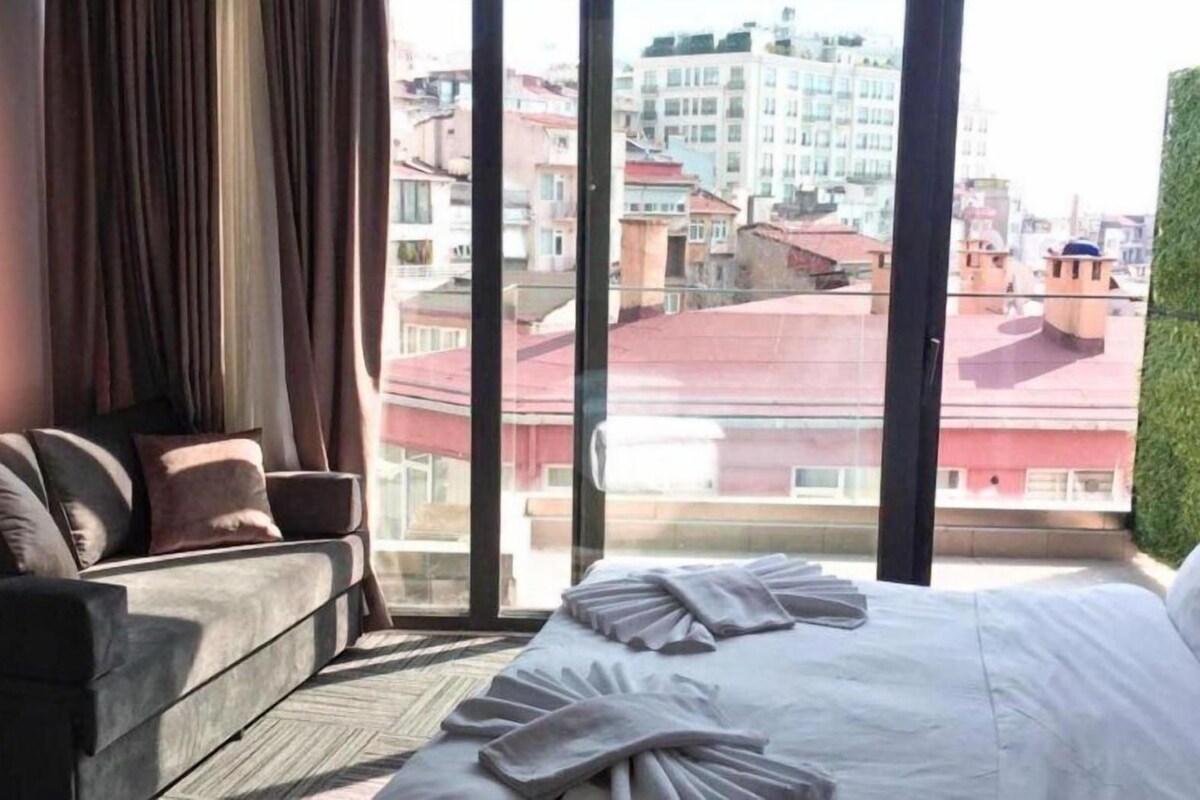 Hypo-allergenic bedding available, desk, laptop workspace, soundproofing
