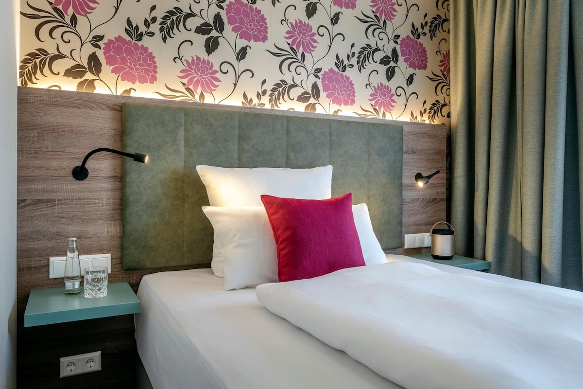 Premium bedding, pillowtop beds, in-room safe, individually decorated