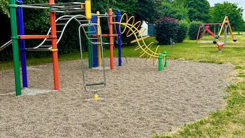 Children’s play area – outdoor