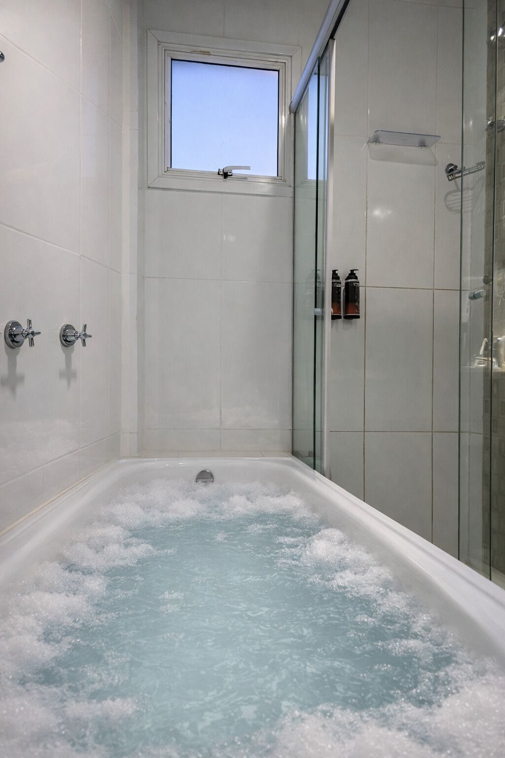 Luxury Room | Bilik Mandi | Pancuran mandi, kelengkapan dandanan diri percuma, tuala disediakan 