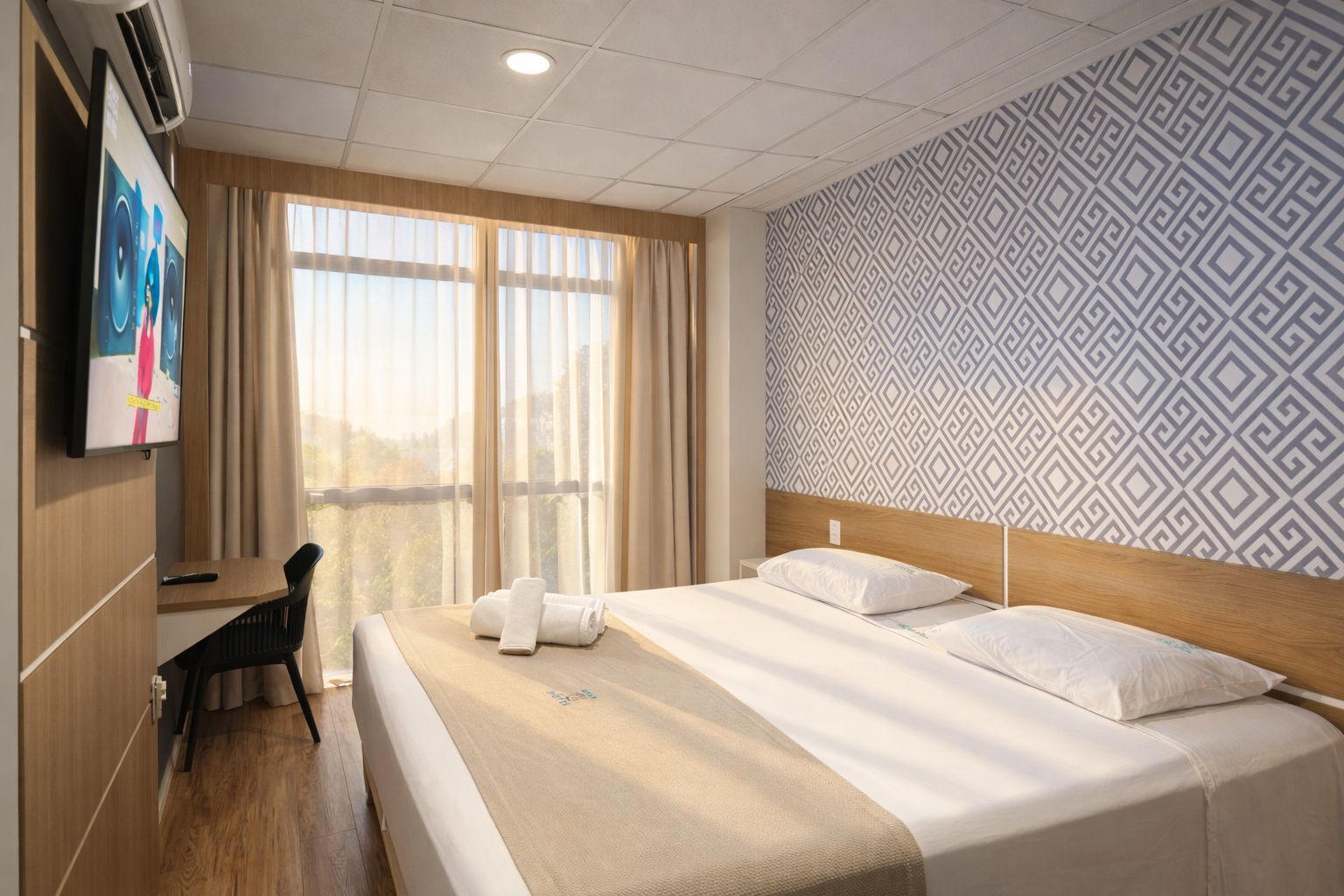 Sábanas de algodón egipcio, ropa de cama de alta calidad y minibar 