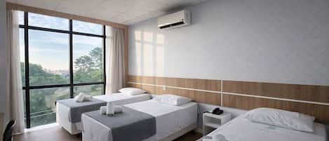 Economy Room | Egyptian cotton sheets, premium bedding, minibar, in-room safe