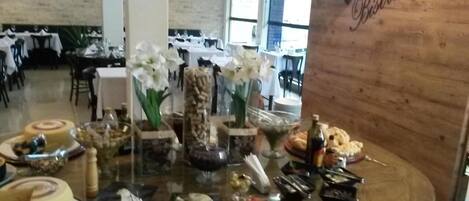 Frühstück, Mittagessen, Abendessen, brasilianische Küche