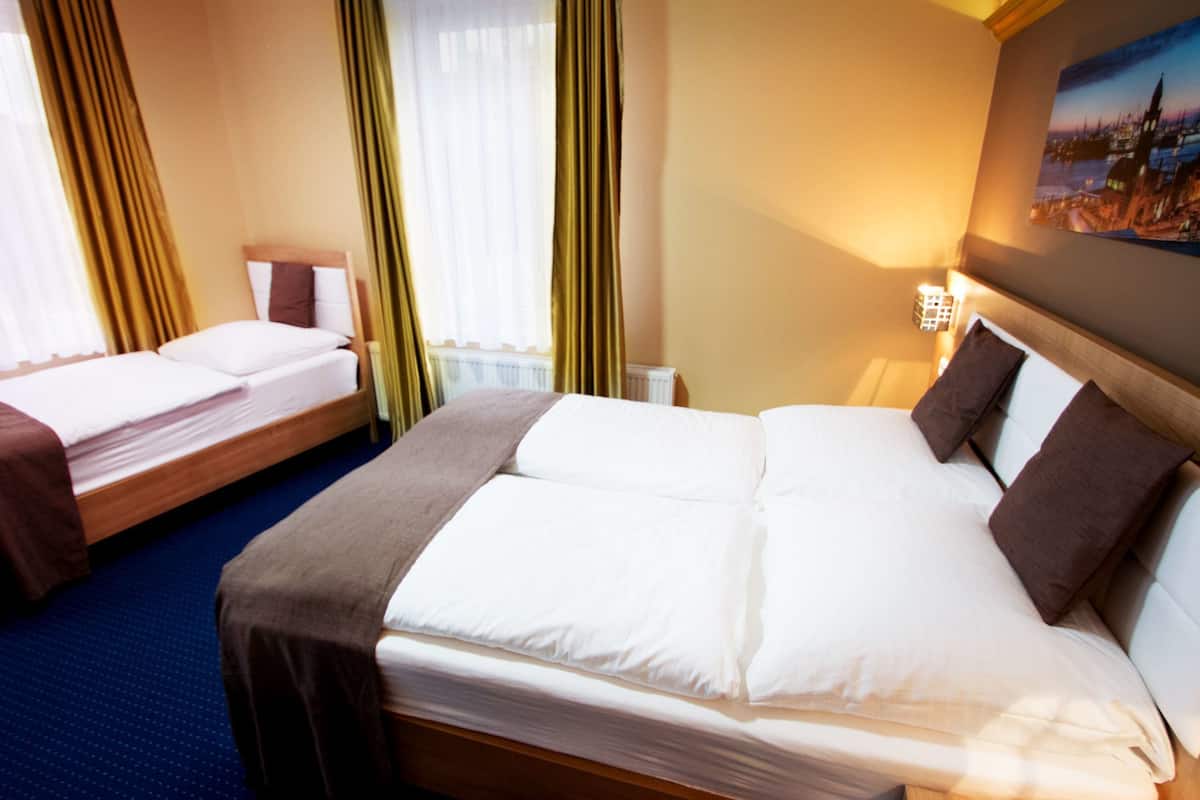 Triple Room, Shared Bathroom