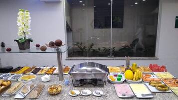 Tägliches inbegriffenes Frühstücksbuffet
