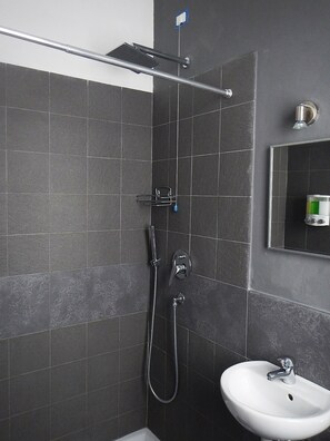 Double or Twin Room, Private Bathroom | Bathroom | Hair dryer - La Pergola (Vezzano Ligure)