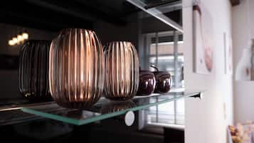 Apartment (De Inval) | Private kitchen | Fridge, microwave, oven, stovetop