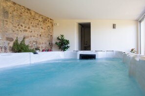 Ruang perawatan pasangan, hot tub, perawatan tubuh, dan body wrap