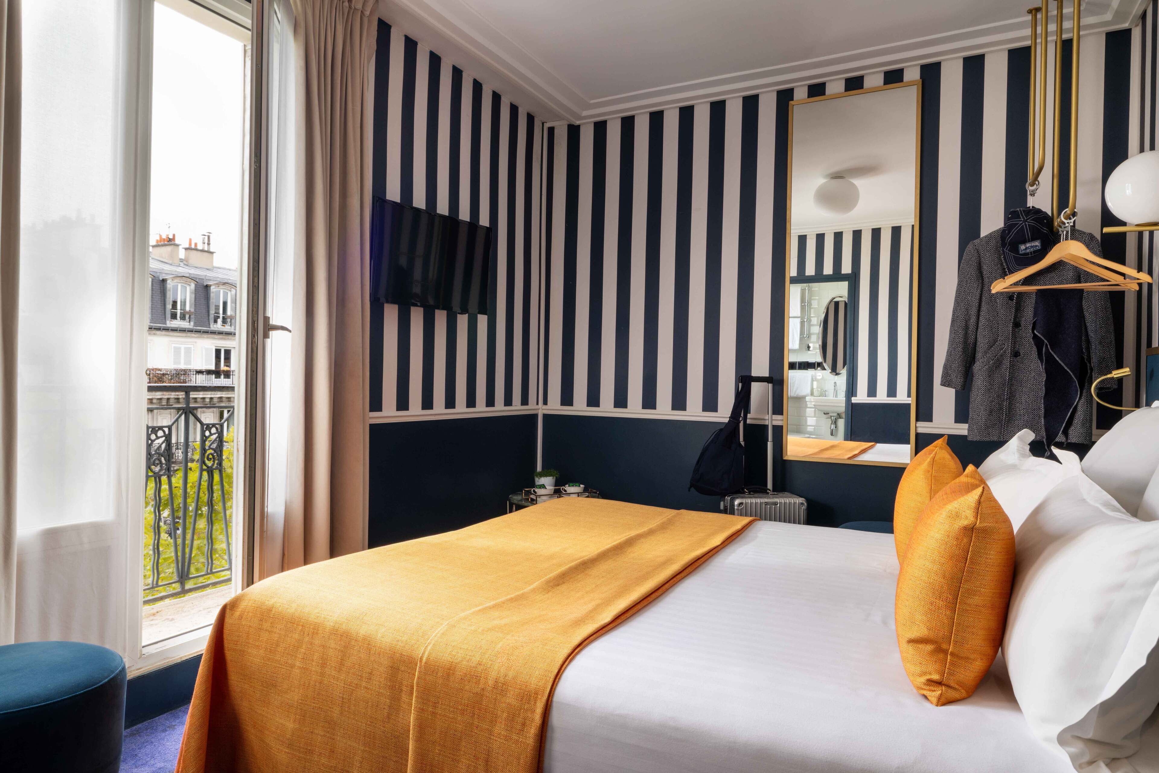 Chambre Balcon | 고급 침구, 셀렉트 컴포트 침대, 책상, 방음 설비