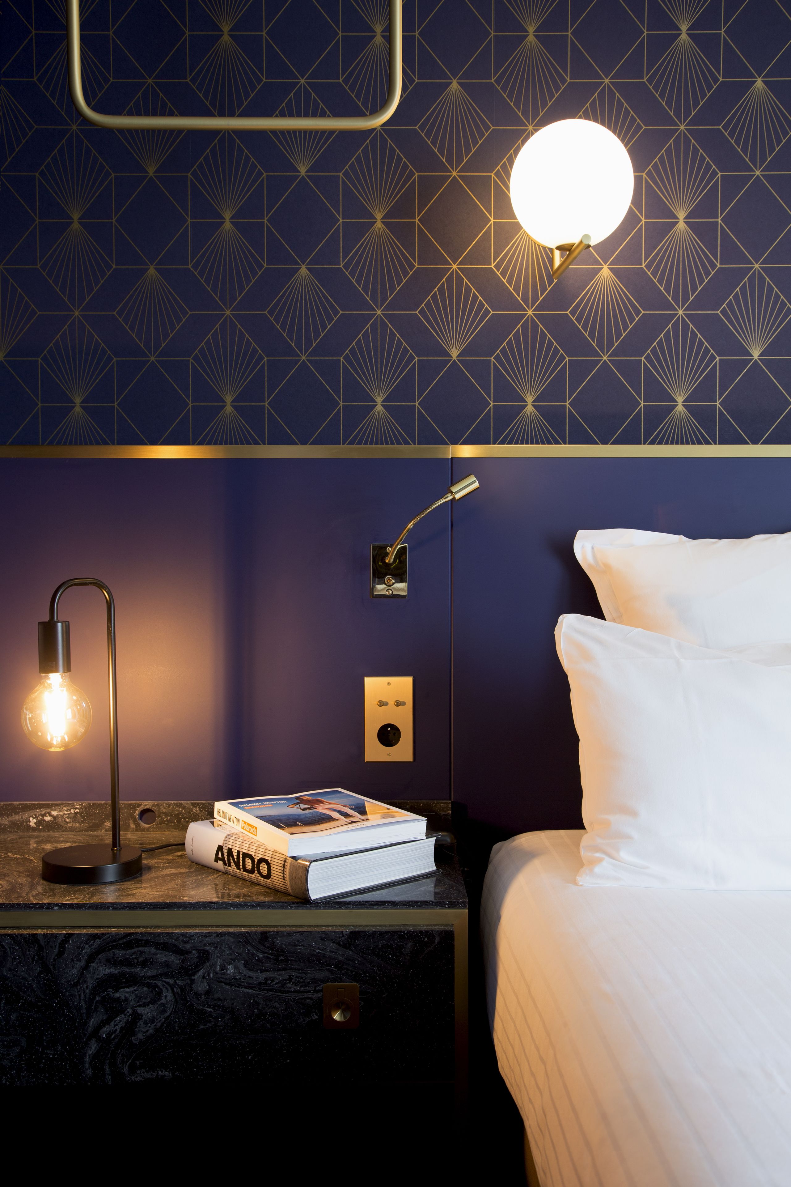 superior single room | desk, soundproofing, free wifi