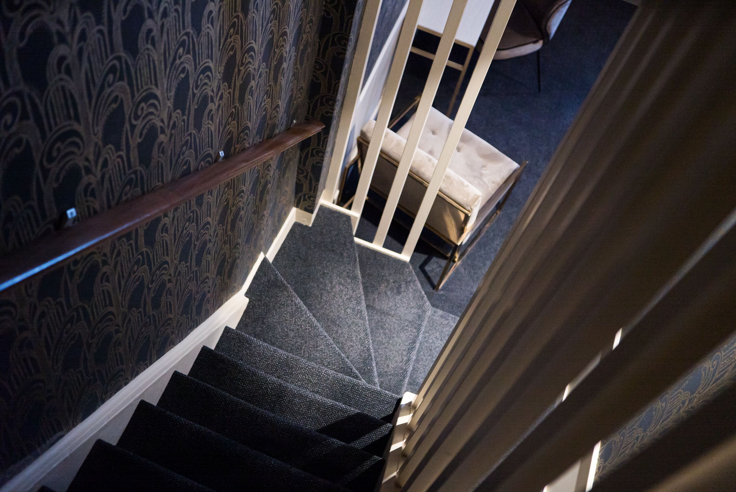 premium apartment | desk, soundproofing, free wifi