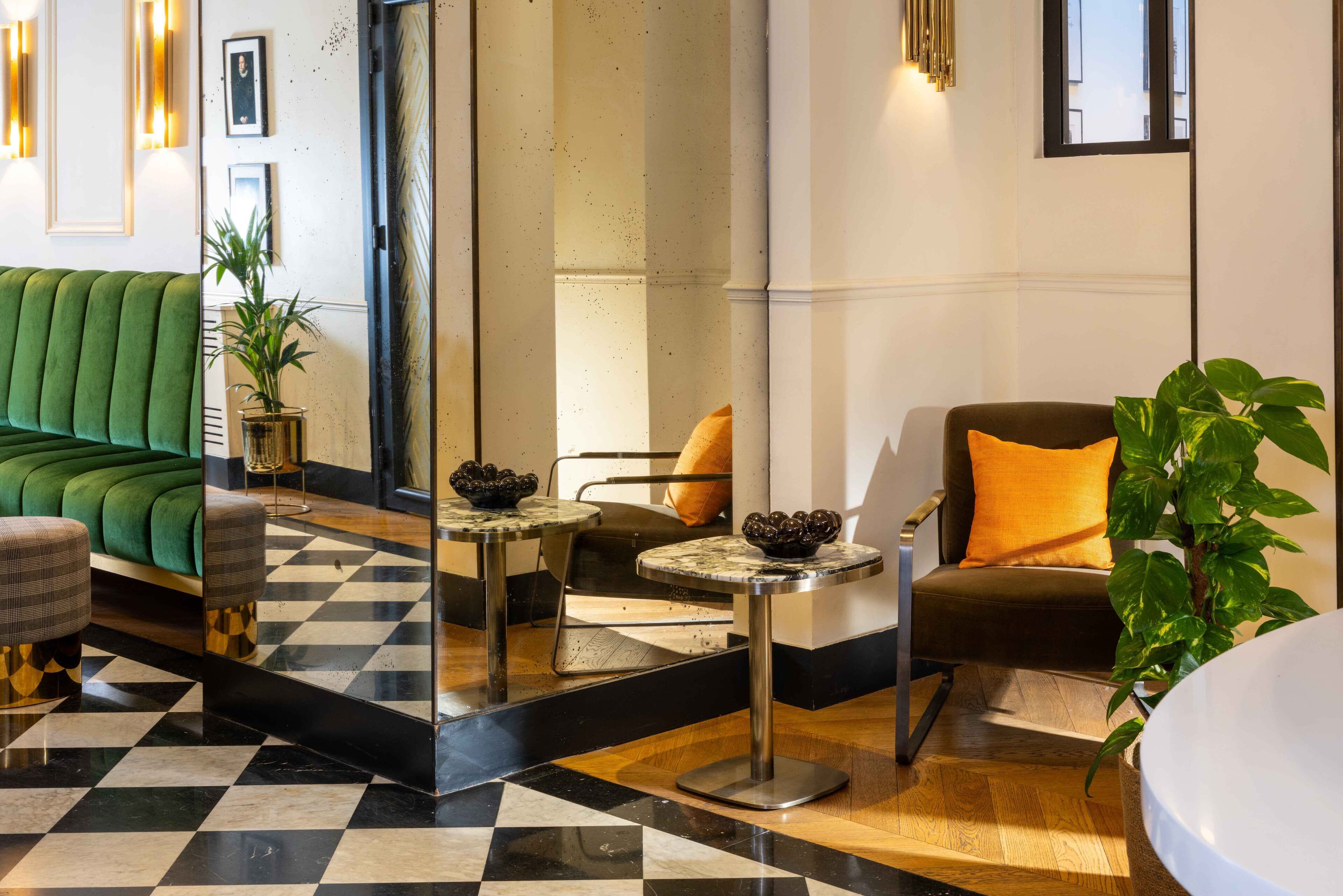 Sala de estar en el lobby