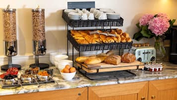 Dagelijks ontbijtbuffet (EUR 15 per persoon)