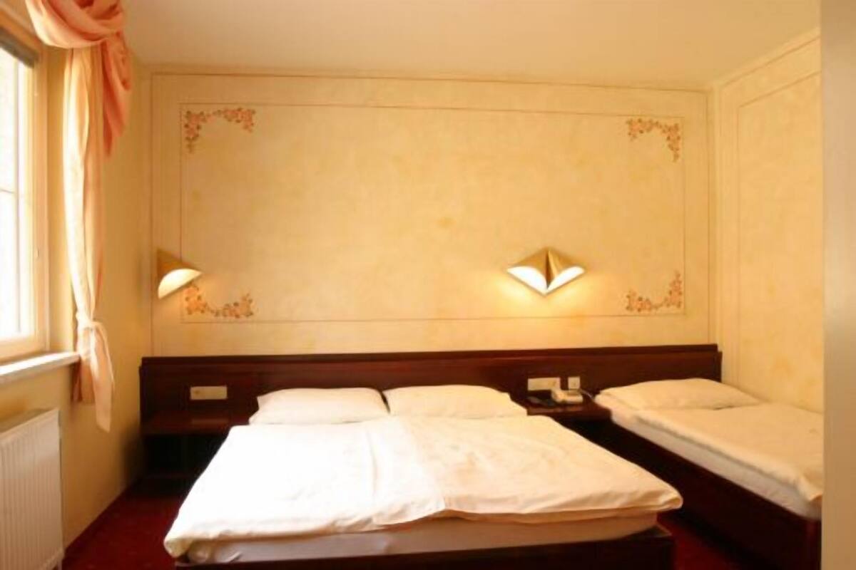 In-room safe, desk, soundproofing, iron/ironing board (on request)