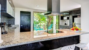 Unclassified image, 3 of 95, button - Acacia Condos (Playa del Carmen)