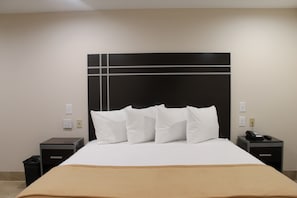 Premium bedding, desk, iron/ironing board, free WiFi