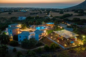 Property grounds - Paradisio Baby and Kinder Hotel (Chania)