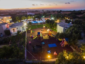 Property grounds - Paradisio Baby and Kinder Hotel (Chania)