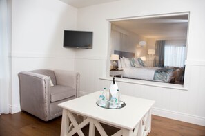 Honeymoon Suite, 1 King Bed | In-room safe, desk, iron/ironing board, rollaway beds - Waterfront Hotel Dungloe (Dungloe)