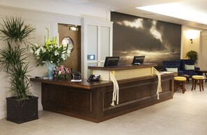 Interior entrance - Waterfront Hotel Dungloe (Dungloe)