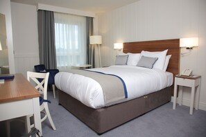 Standard Double Room, Sea View | In-room safe, desk, iron/ironing board, rollaway beds