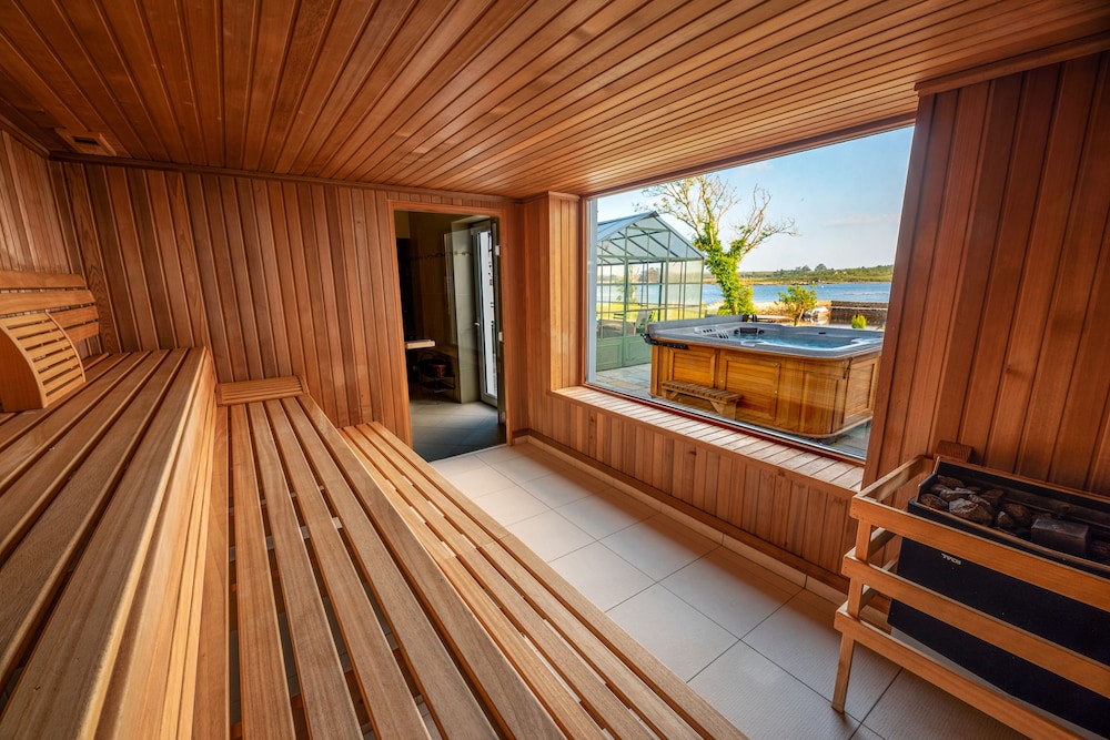 Screebe House by null