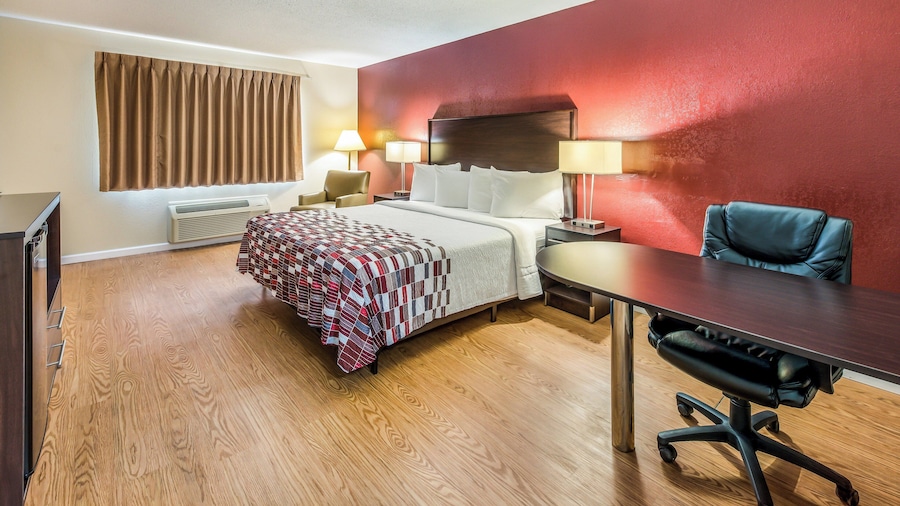 Red Roof Inn & Suites Wapakoneta