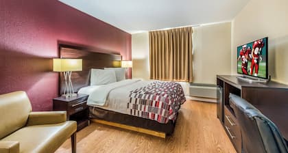 Red Roof Inn & Suites Wapakoneta