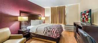 Red Roof Inn & Suites Wapakoneta