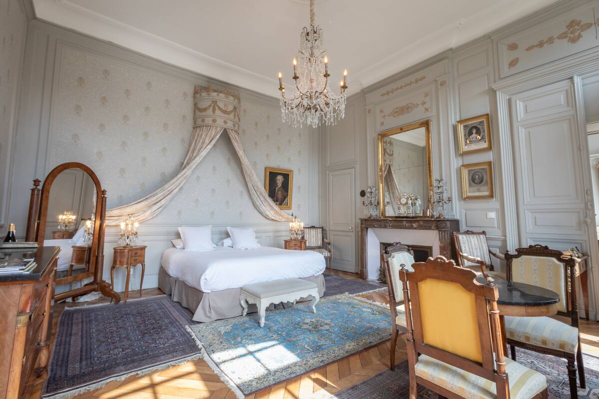 Luxury Double or Twin Room (Don Carlos) | Premium bedding, minibar, desk, blackout curtains