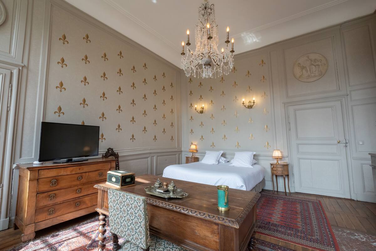 Superior Double or Twin Room (Le Marquis de Tristan) | Premium bedding, minibar, desk, blackout curtains