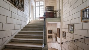 Unclassified image, 3 of 32, button - Hôtel de Panette - Chambres historiques (Bourges)