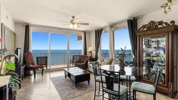 Lejlighed - 3 soveværelser - 2 badeværelser - ved stranden (Corner Unit 2329) | Spisning på værelset