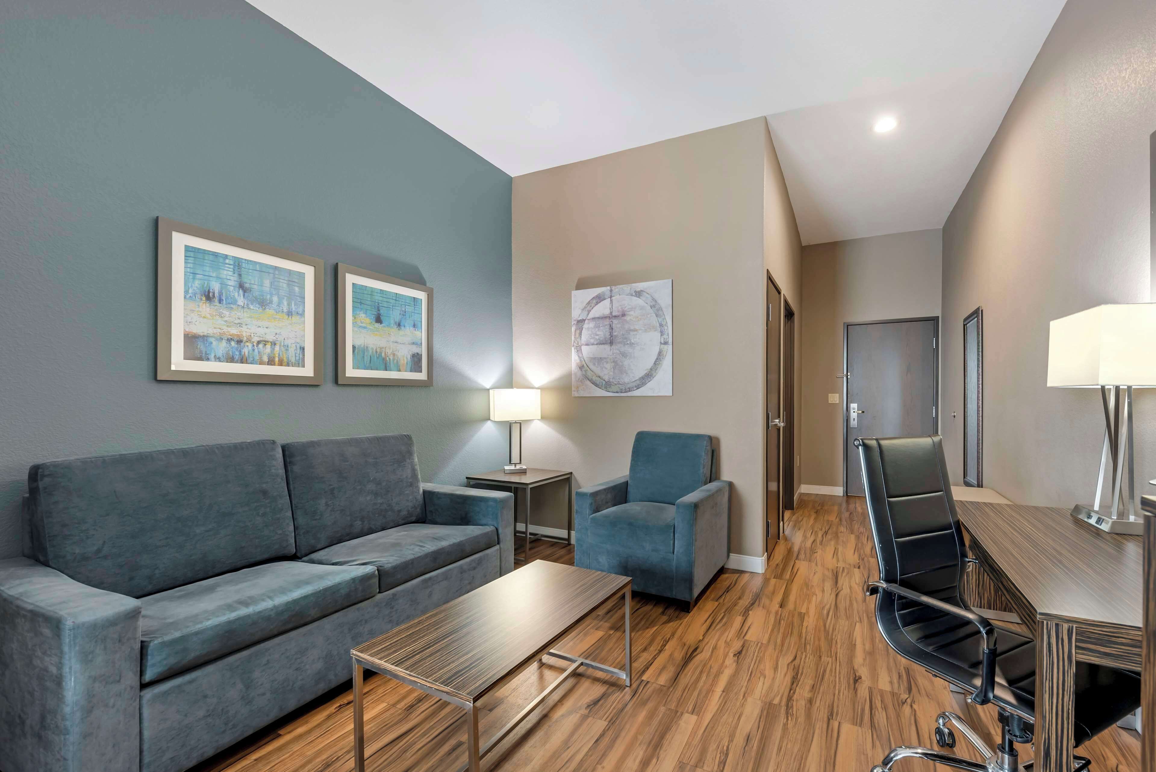 suite, 1 king bed, non smoking, refrigerator & microwave | pillow-top beds, desk, laptop workspace, blackout curtains