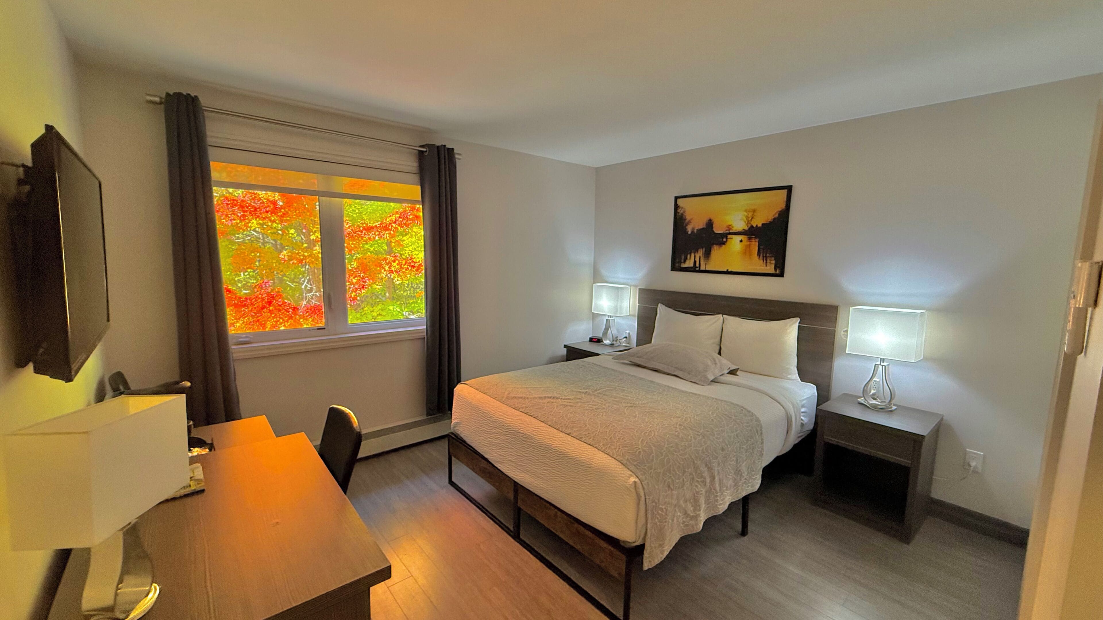 Standard Room, 1 Queen Bed