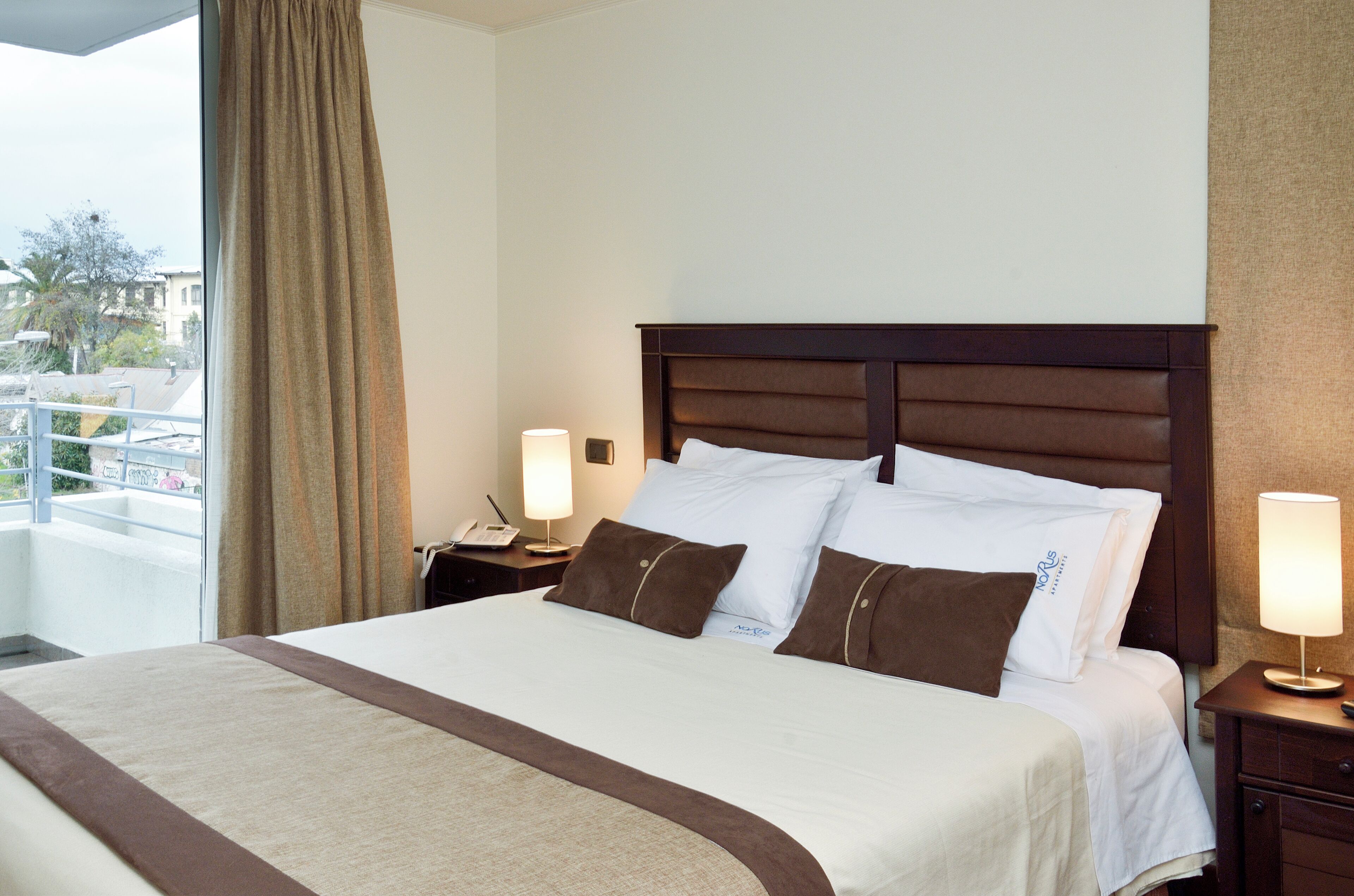 Apartamento ejecutivo, 2 habitaciones | Edredones de plumas, caja fuerte, cortinas opacas